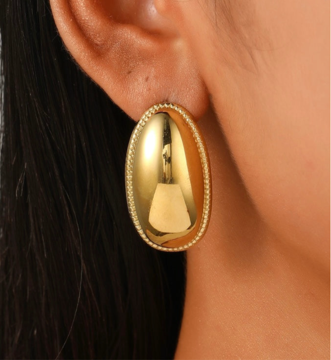 The Heirloom Vault Drop earrings