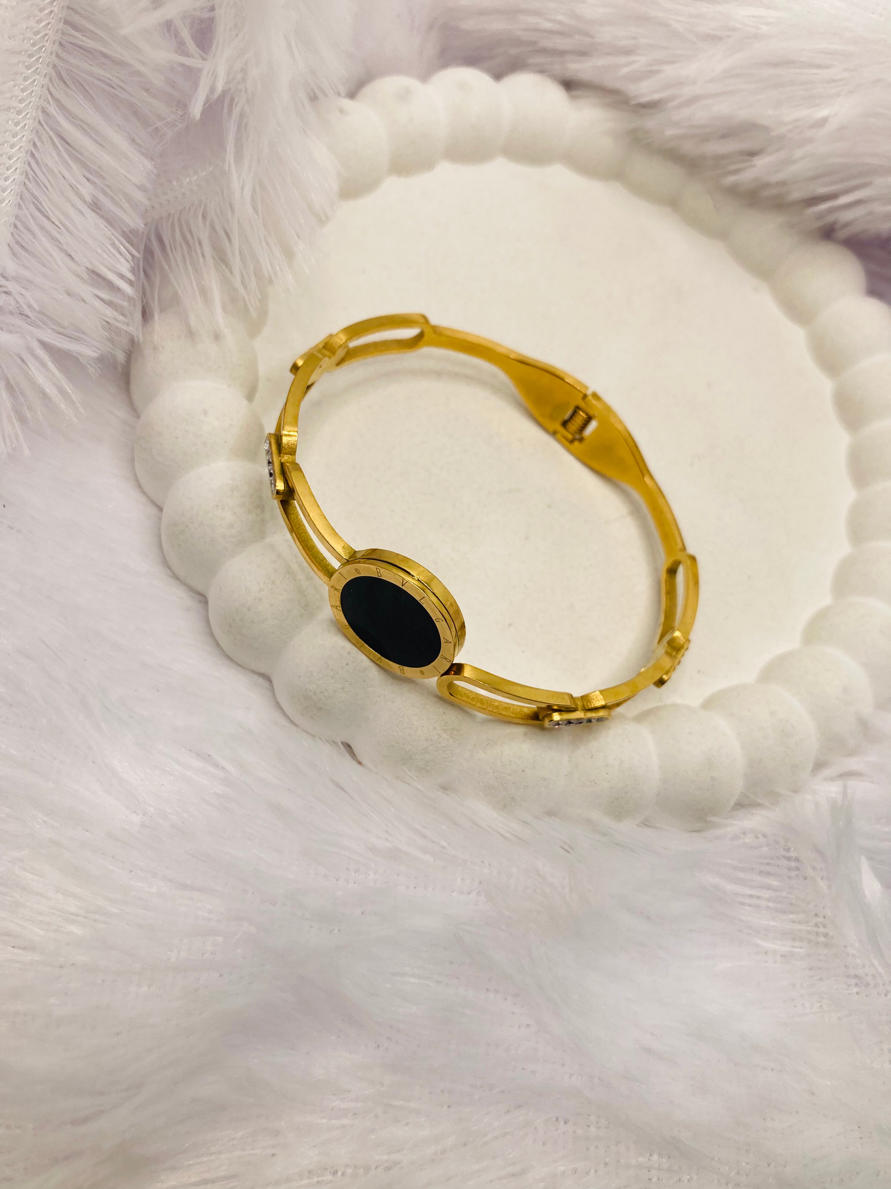 Black Round Everyday Wear Cuff Bracelet