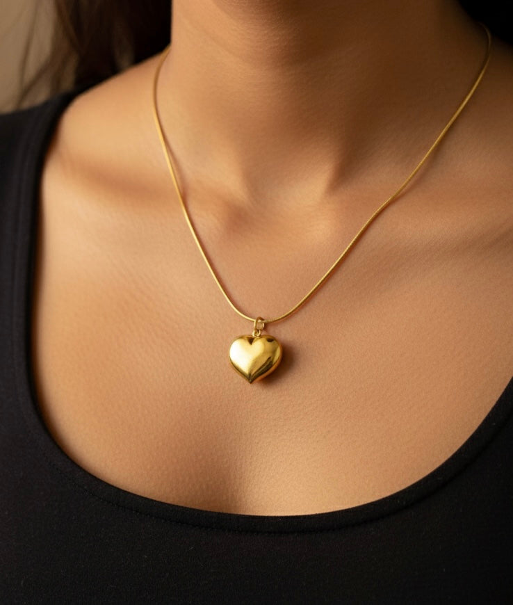 The Golden Muse necklace