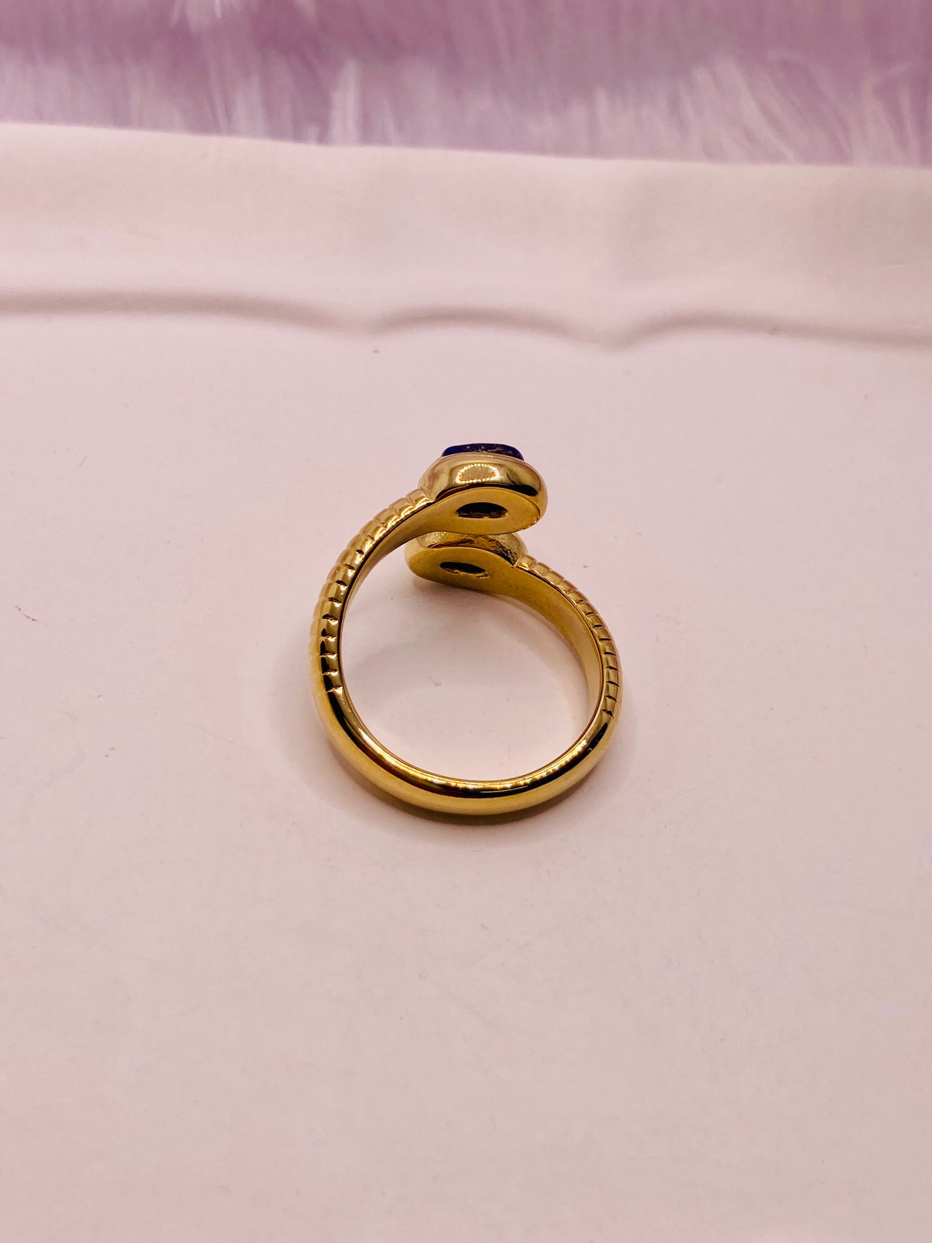 Blue luxury stone ring