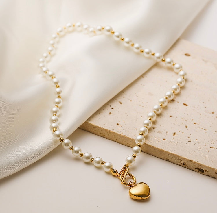 Classic heart pearls necklace