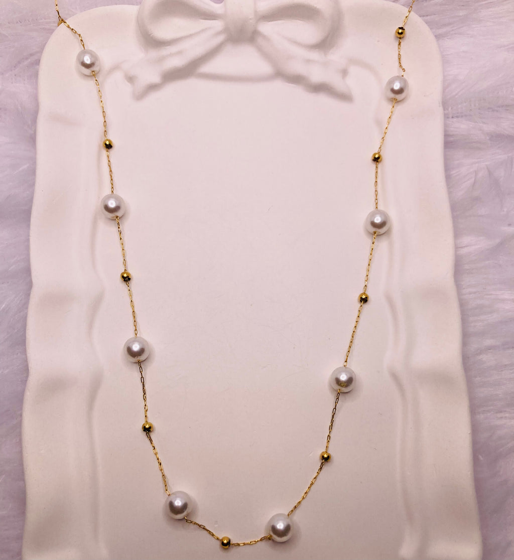 Classic Pearl Necklace