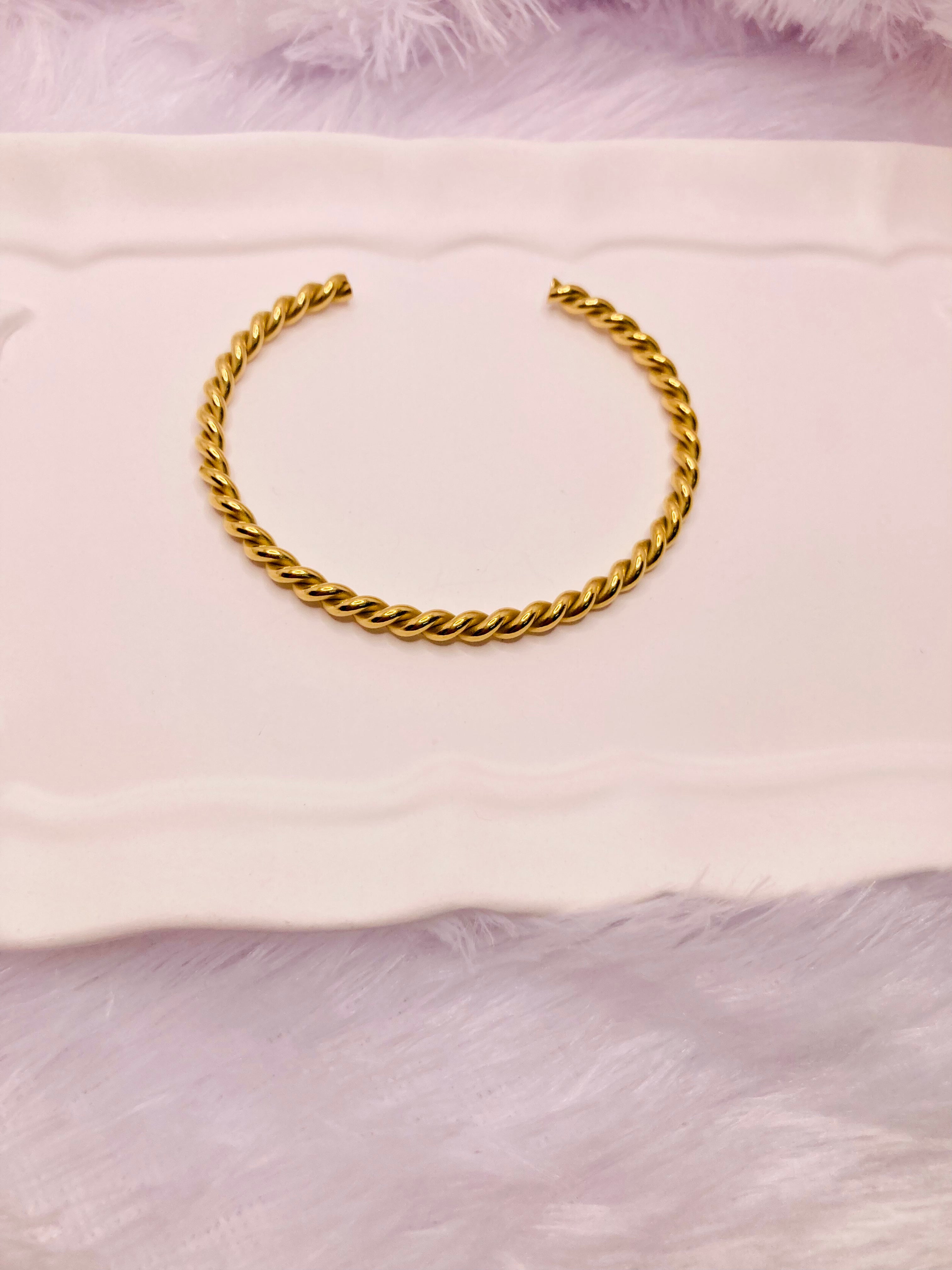 The Infinite Twist Bracelet