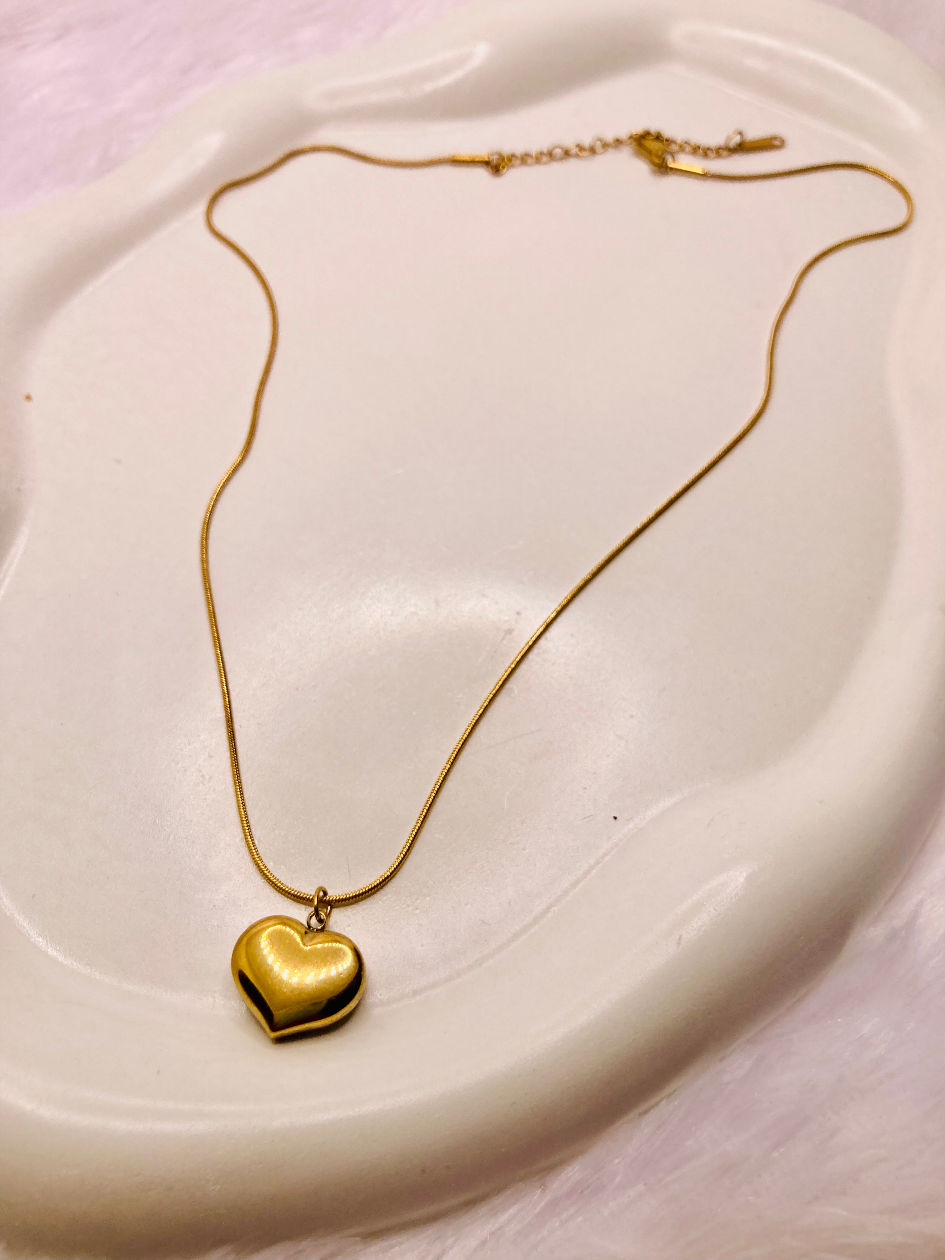 The Golden Muse necklace