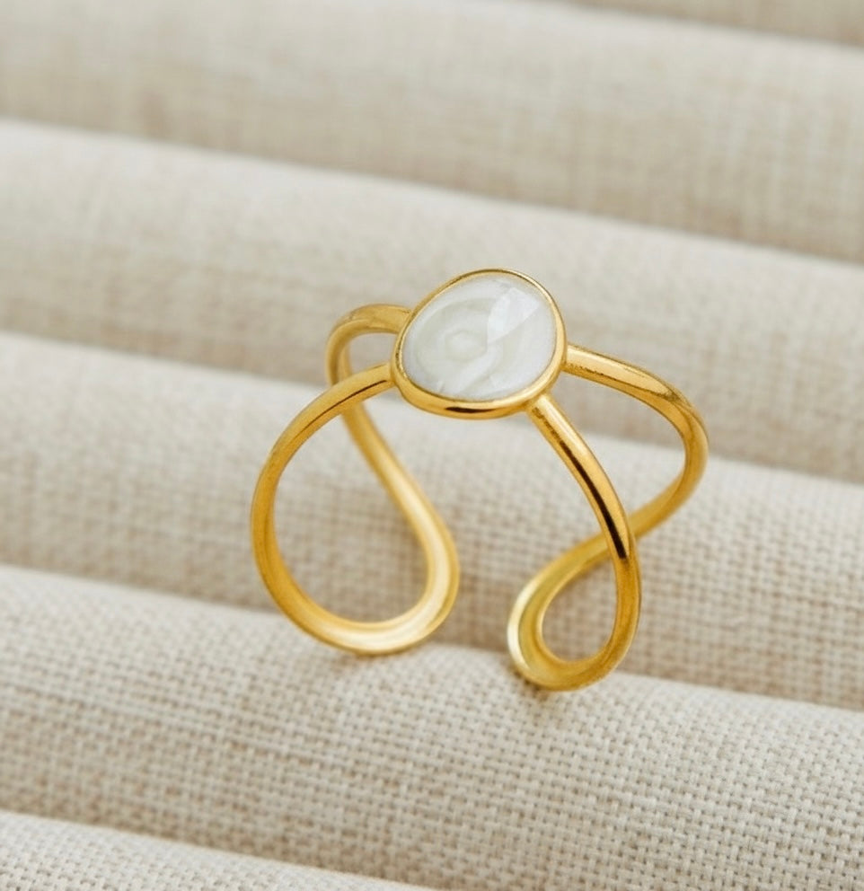 Natural White Stone Inter Linked Stone Ring
