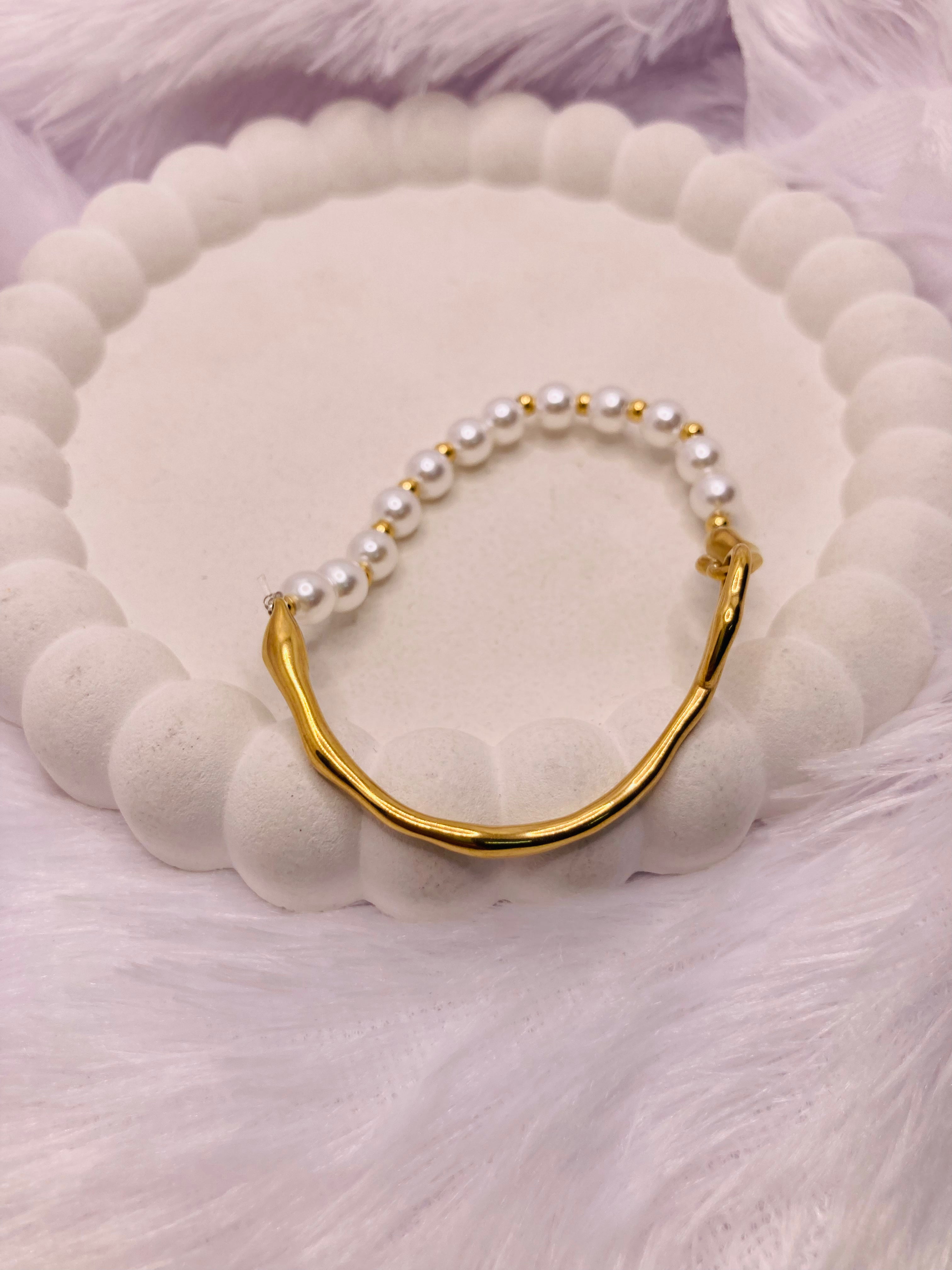 Gold and Pearl Bracelet