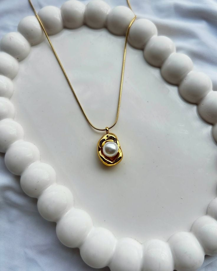 Simple Classic Shell Inlay Pendant Necklace