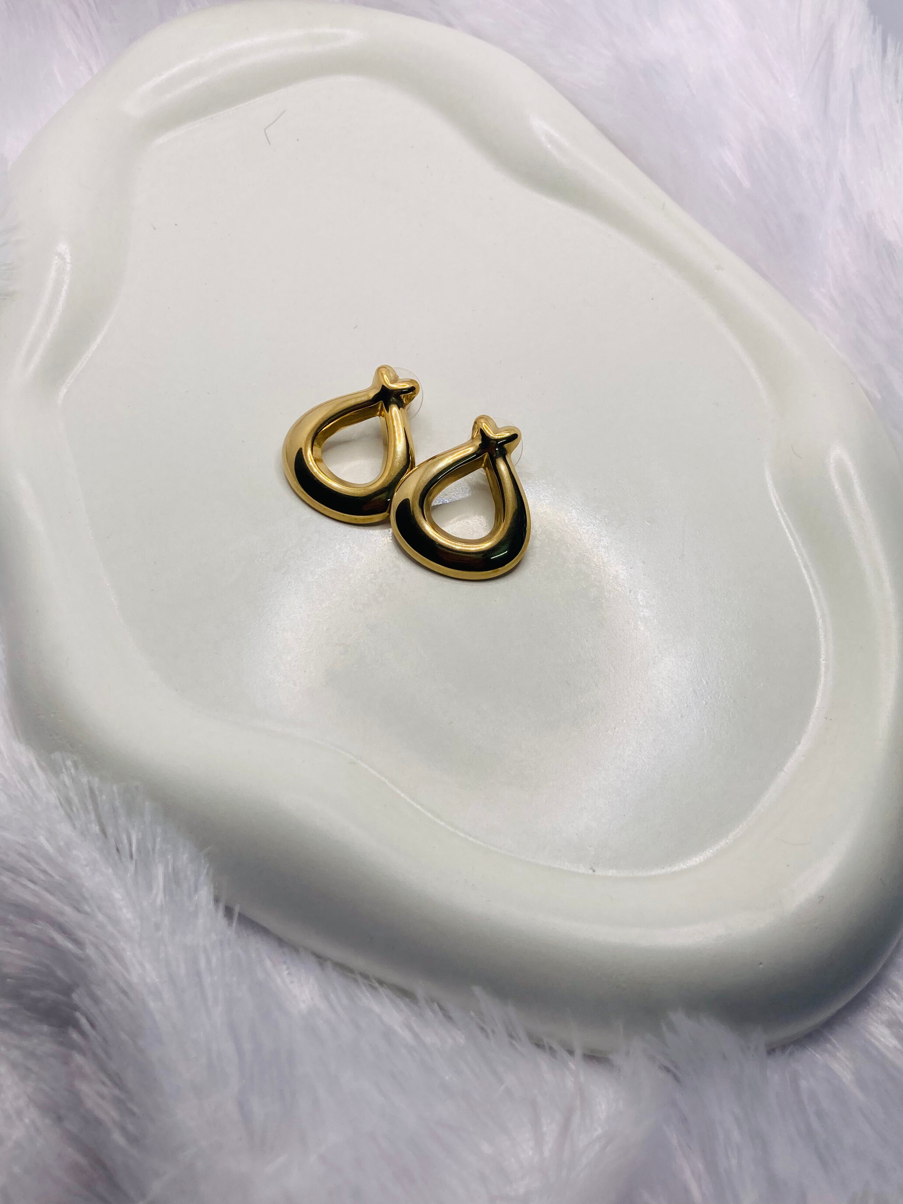 knot style everyday and party wear studs