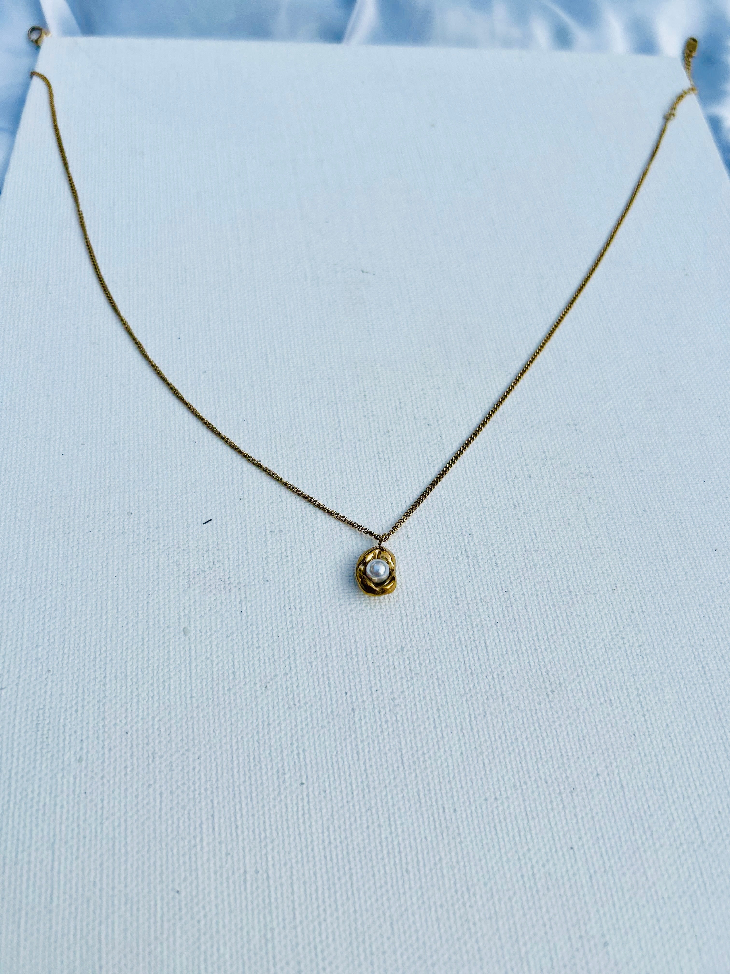 Simple Classic Shell Inlay Pendant Necklace