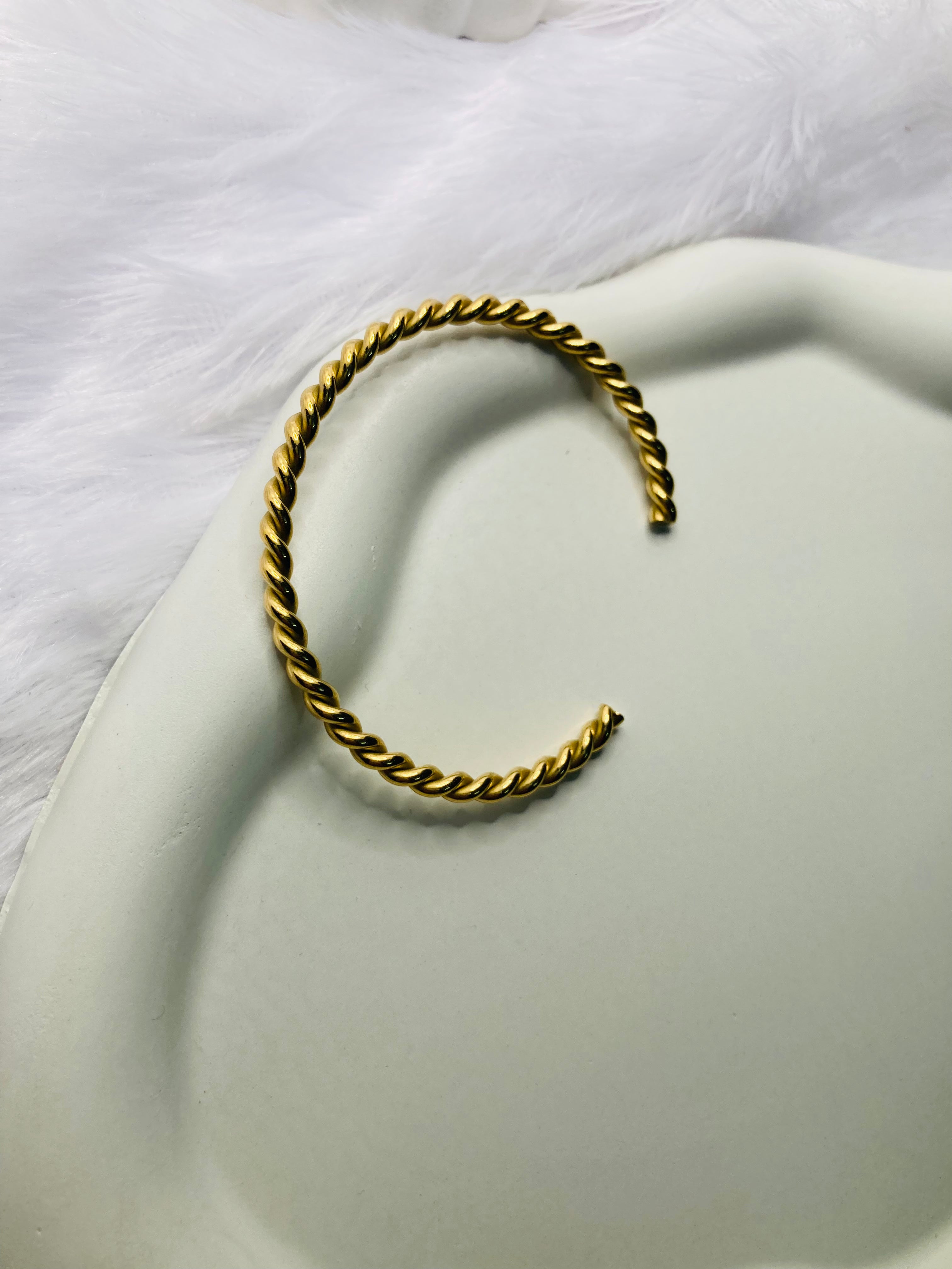 The Knotted Bracelet