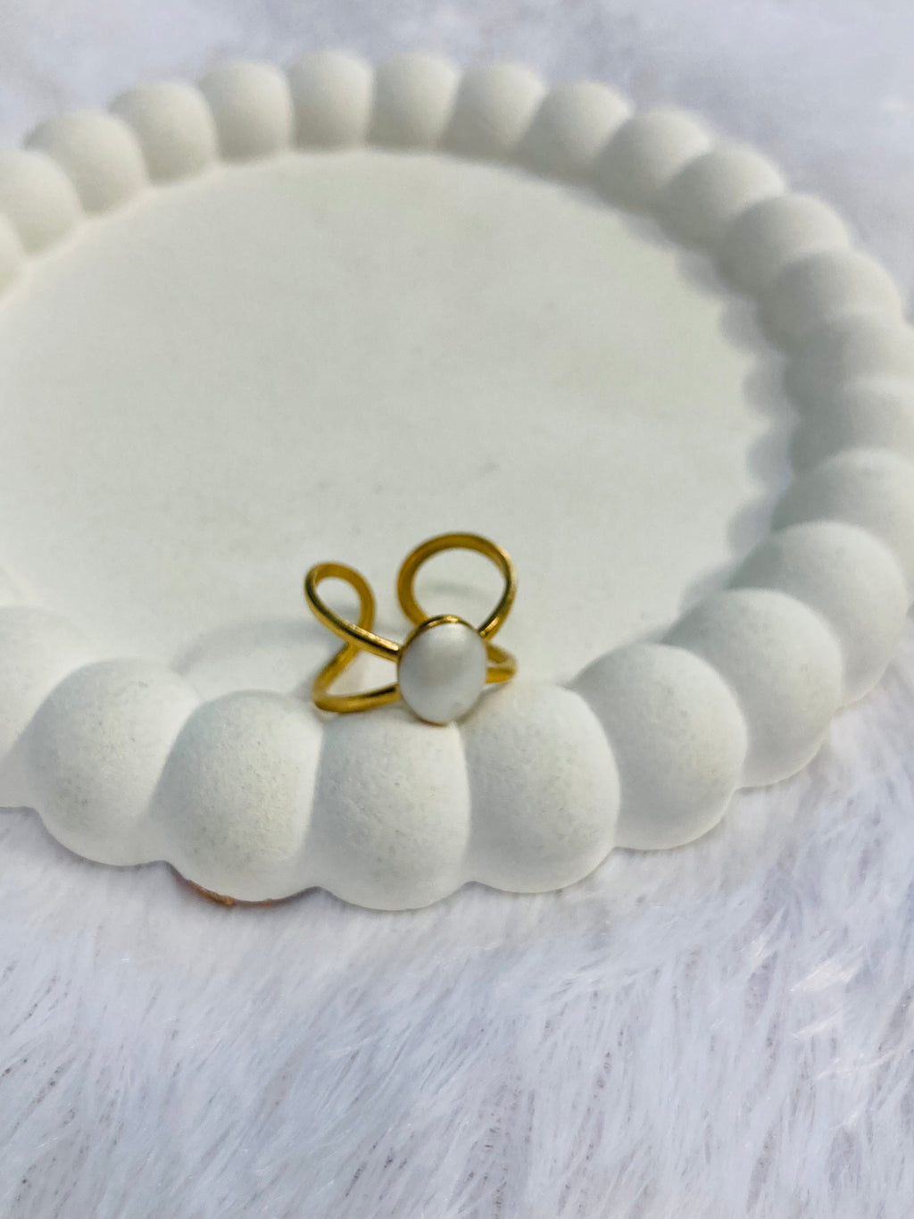 Natural White Stone Inter Linked Stone Ring